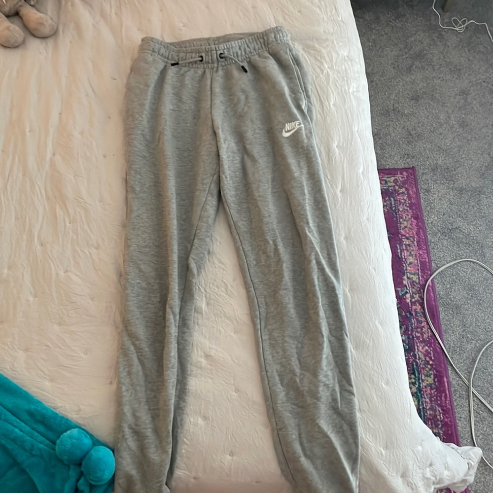 grey nike sweatpants